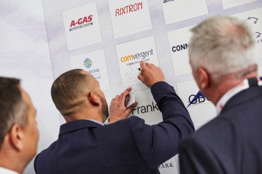 Comvergent partner wall signing